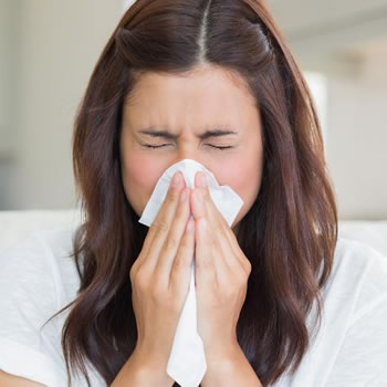 Por que resfriados e gripes são mais comuns durante os meses frios